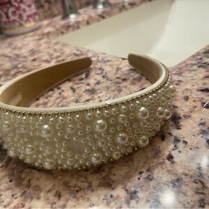 Cream Beaded Hair Accessory with Luxurious Embellishments
